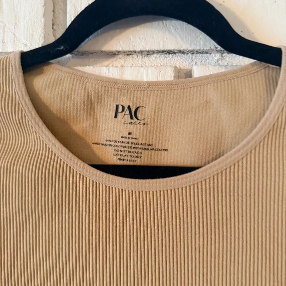 Pacsun ribbed tan seamless tee - Picture 2 of 5